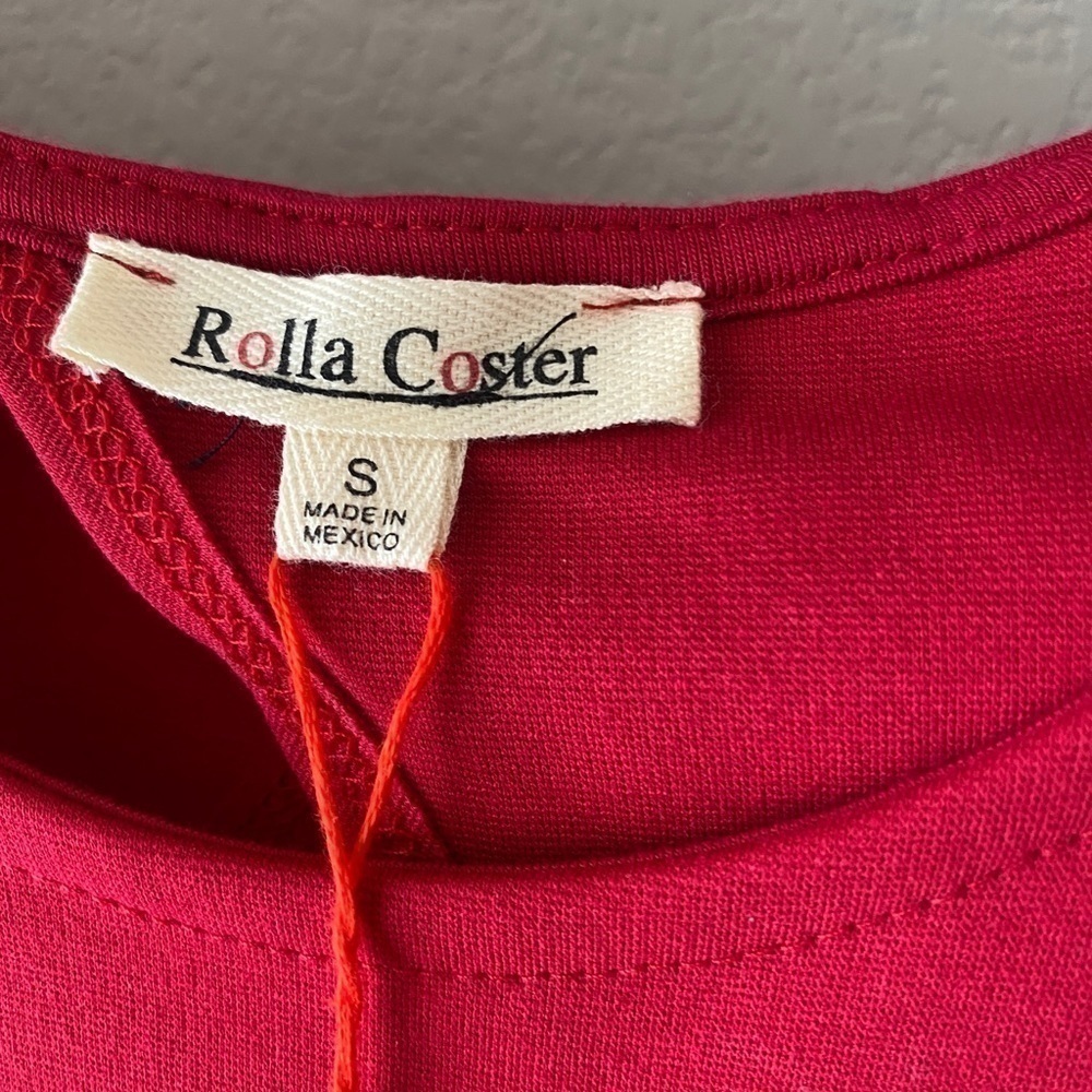 NWT - bodycon red dress with t-shirt style sleeves - Picture 5 of 6